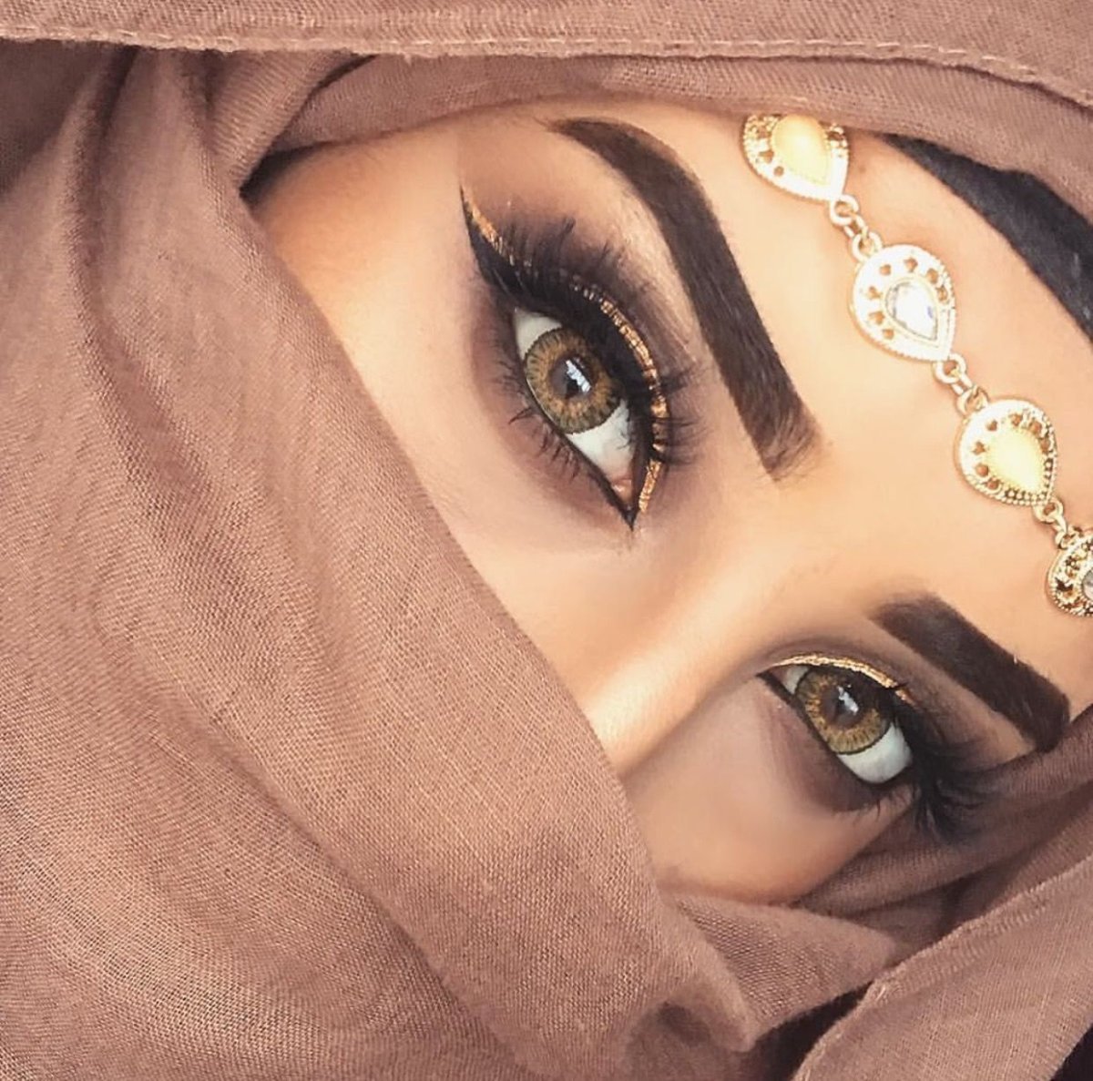 Красивые женские глаза