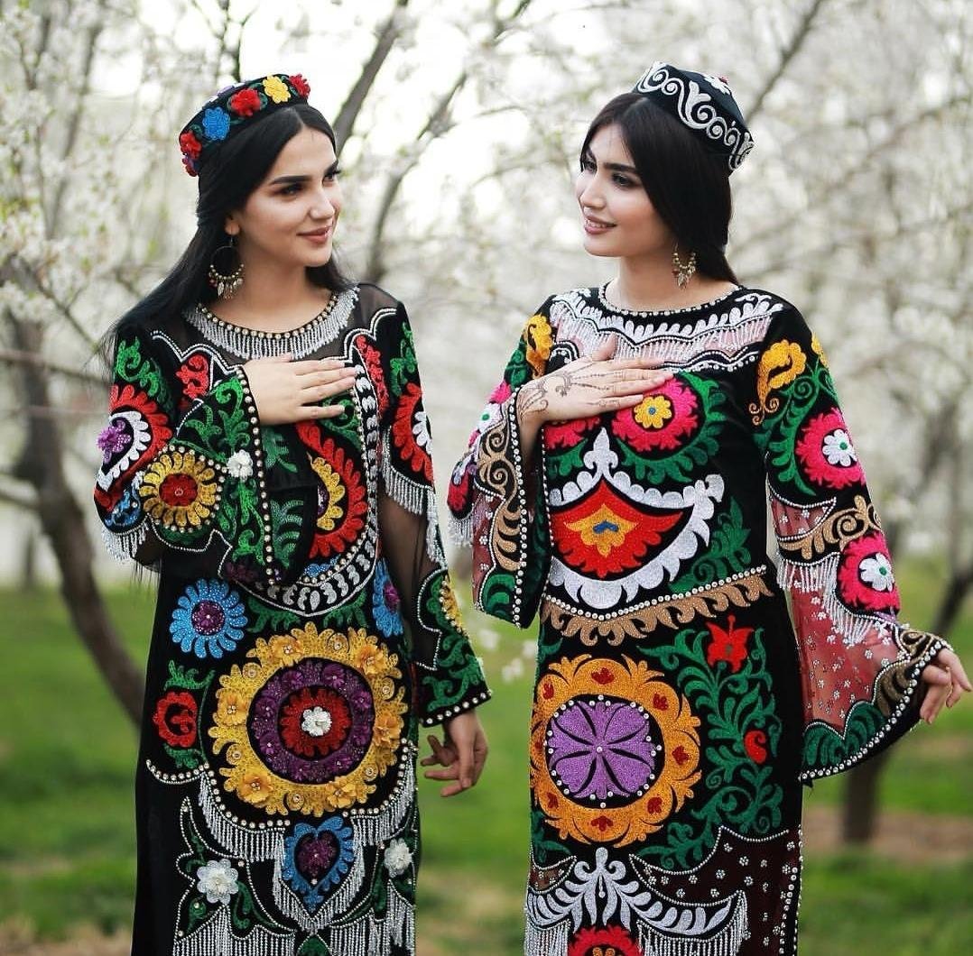 Узбекская одежда для женщин