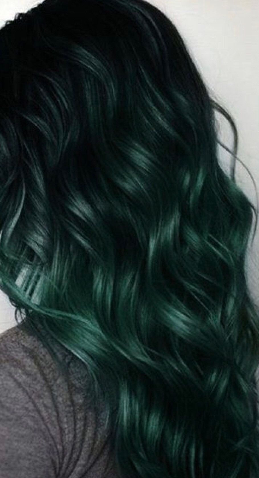 Темно зеленый цвет волос