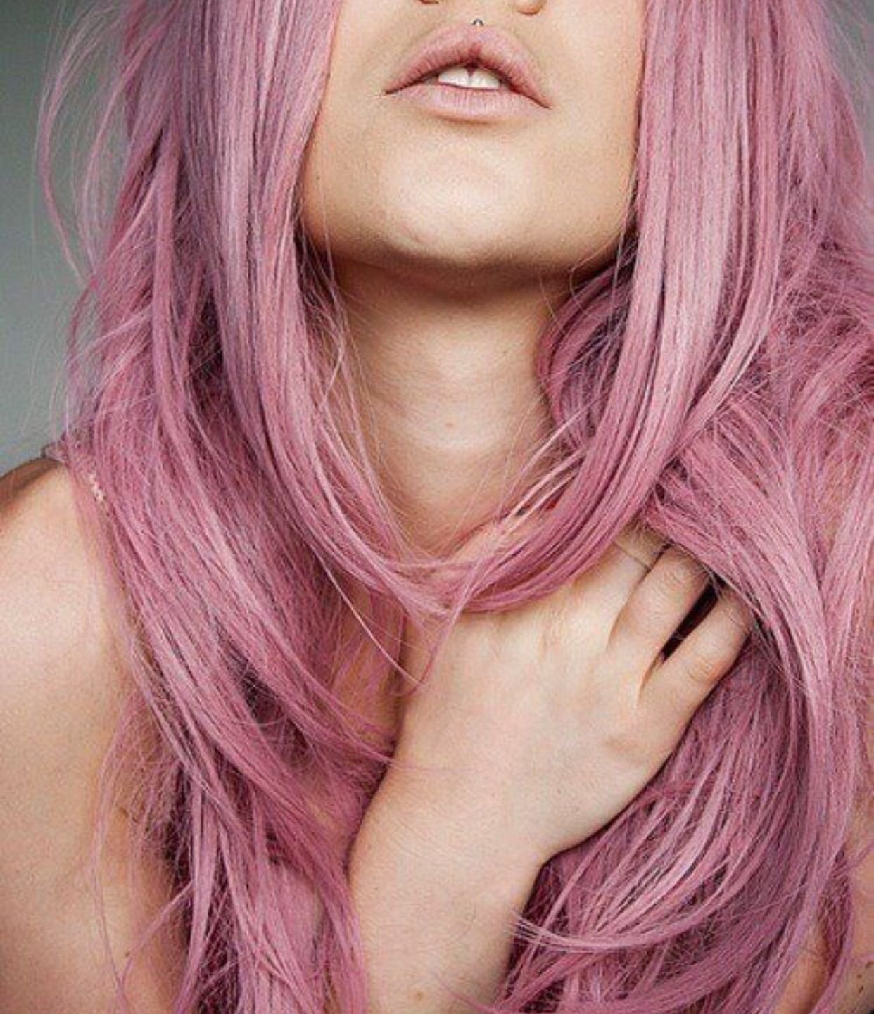 Рогов розовый волосы