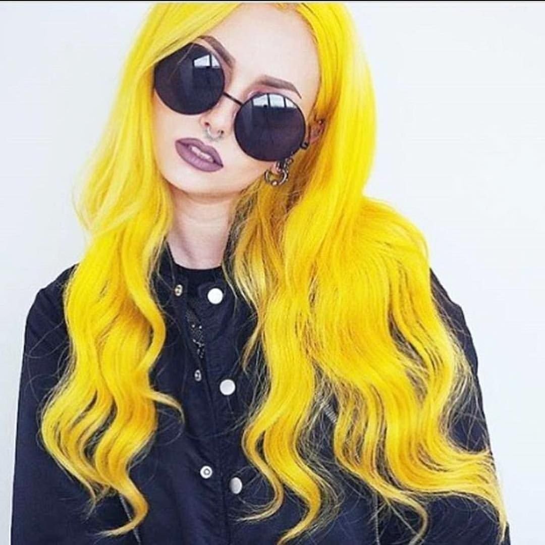 Длинные желтые волосы. Девушка с желтыми волосами. Желтые волосы. Девка с желтыми волосами. Красивые желтые волосы.