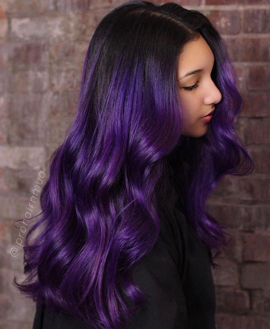 Фиолетовый цвет волос у девушек