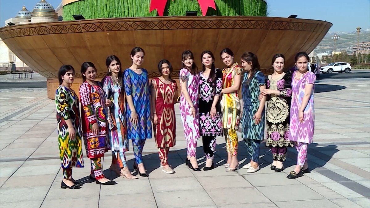 Таджикский национальный костюм женский
