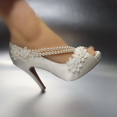 Туфли для свадьбы на низком каблуке