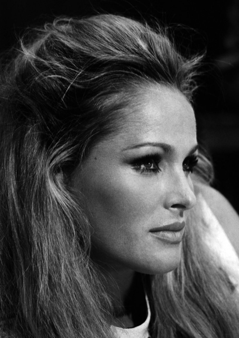 Ursula andress