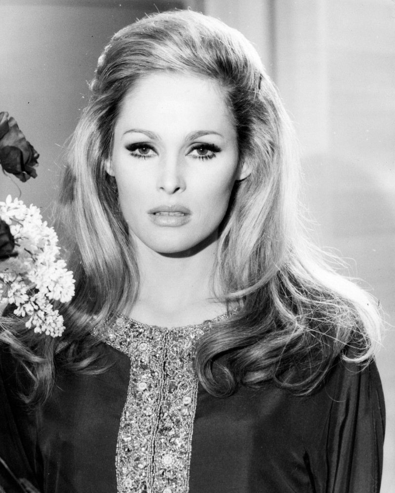 Ursula andress