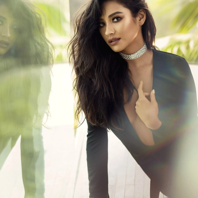 Shay mitchell