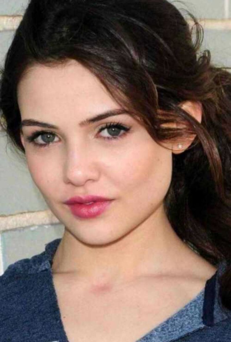 Danielle campbell