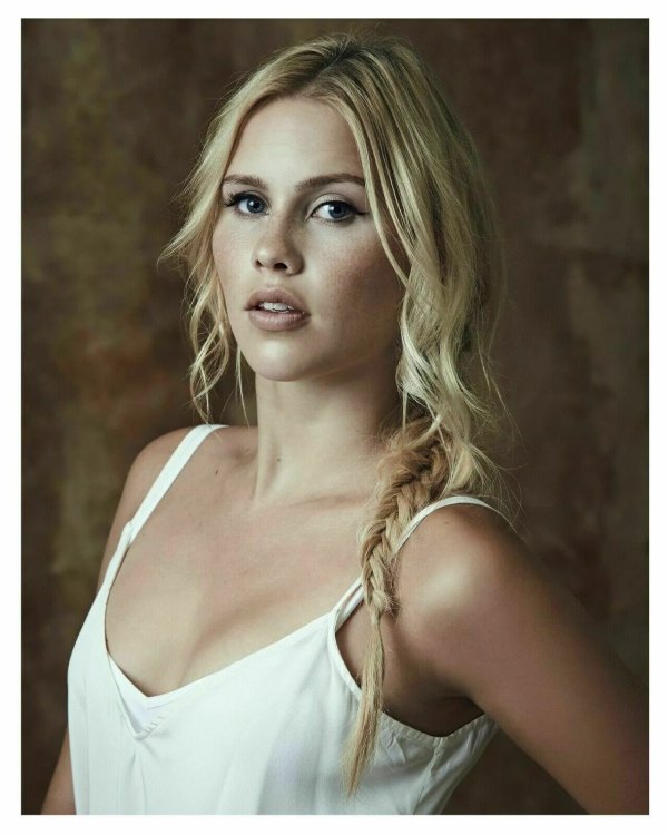 Фото: Claire holt