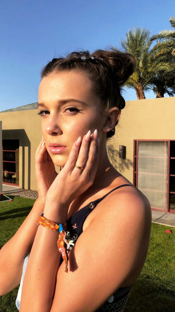 Фото: Millie bobby brown central