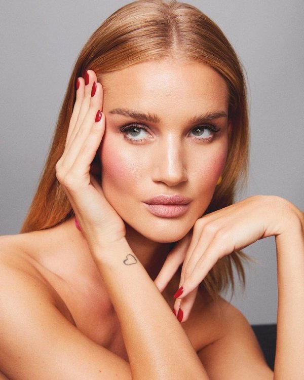 Фото: Rosie huntington whiteley