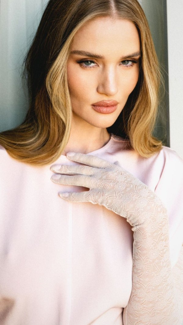 Фото: Rosie huntington whiteley