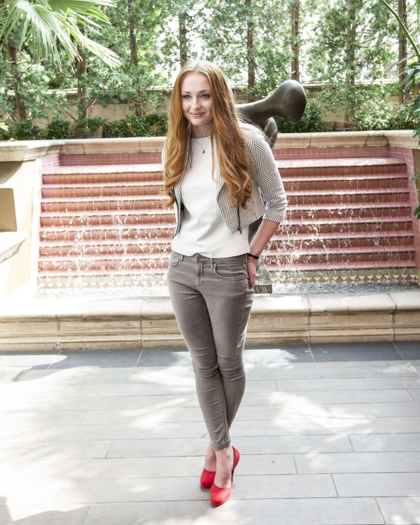 Фото: Sophie turner n