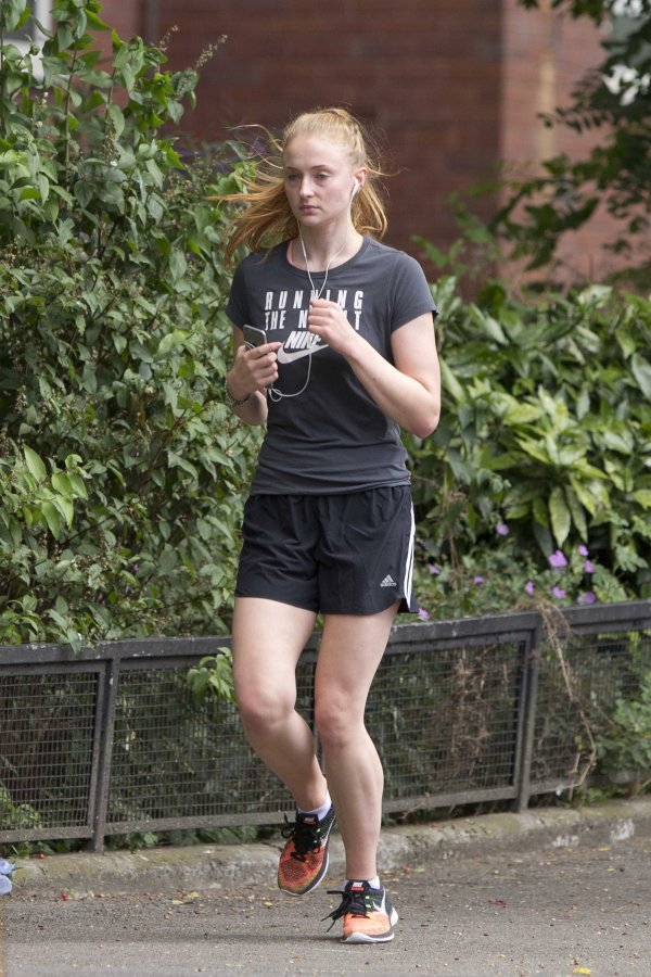 Фото: Sophie turner n