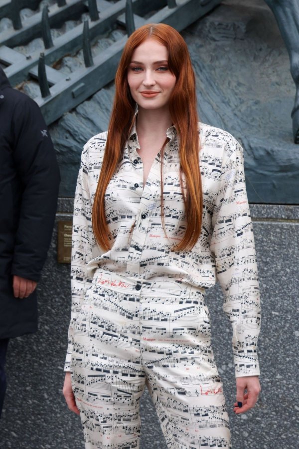 Фото: Sophie turner n