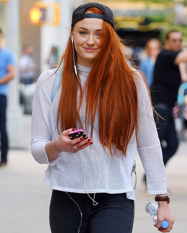 Фото: Sophie turner n