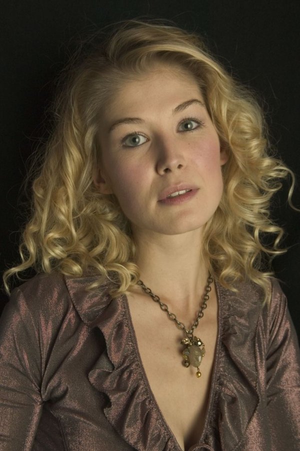 Фото: Rosamund pike