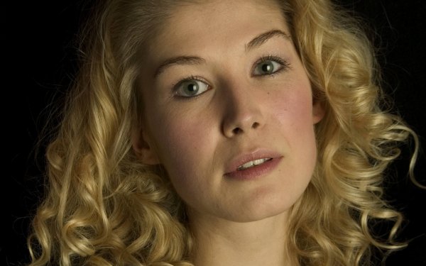 Фото: Rosamund pike