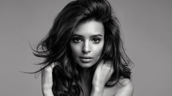 Фото: Kerastase emily ratajkowski