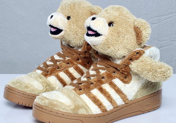 Фото: Adidas jeremy scott teddy bear