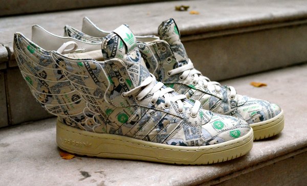 Фото: Adidas x jeremy scott