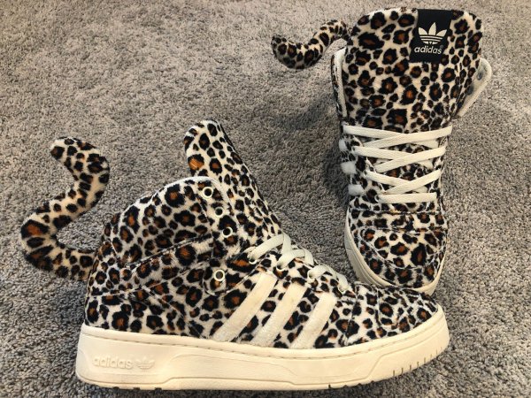 Фото: Adidas jeremy scott leopard