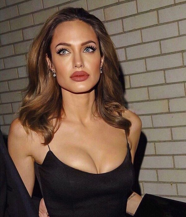 Фото: Angelina jolie pitt