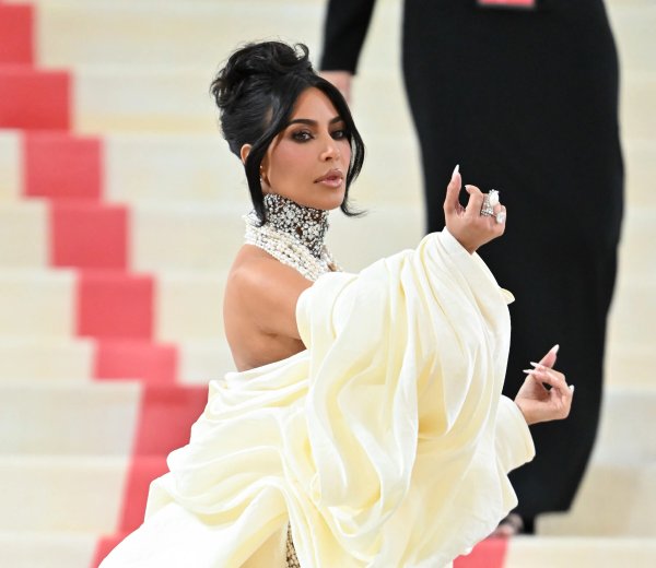 Фото: Kim kardashian met gala