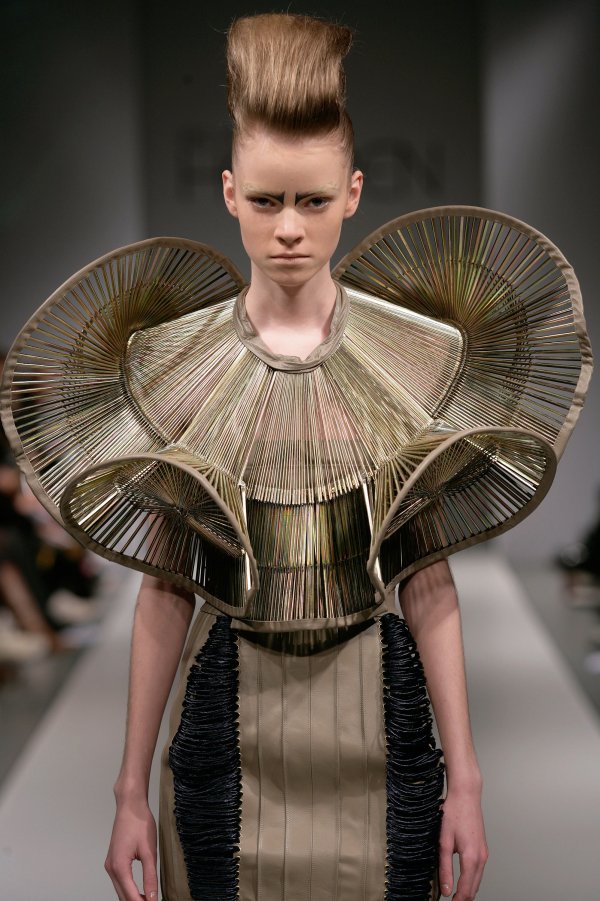 Фото: Iris van herpen дизайнер