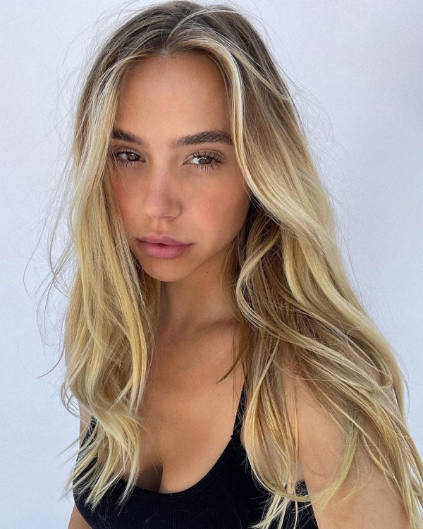 Фото: Alexis ren