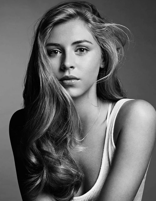 Фото: Hermione corfield