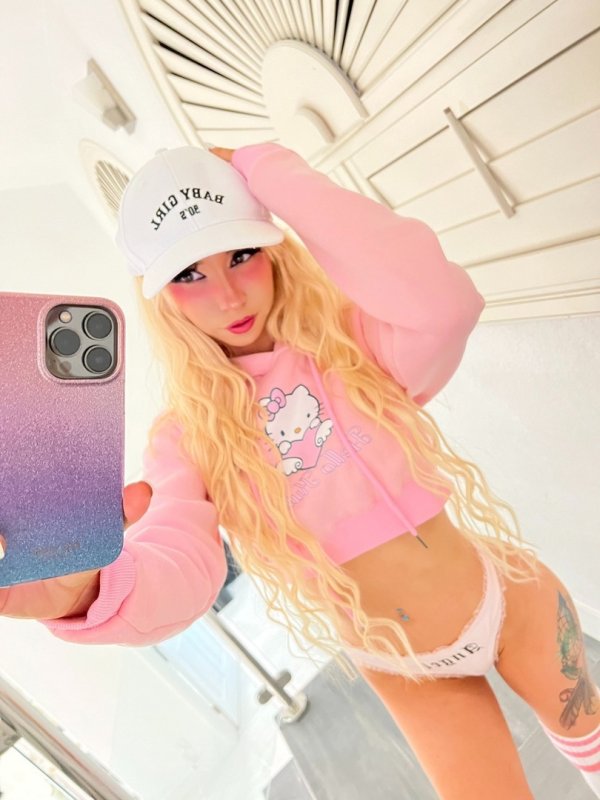 Фото: Бель дельфин belle delphine