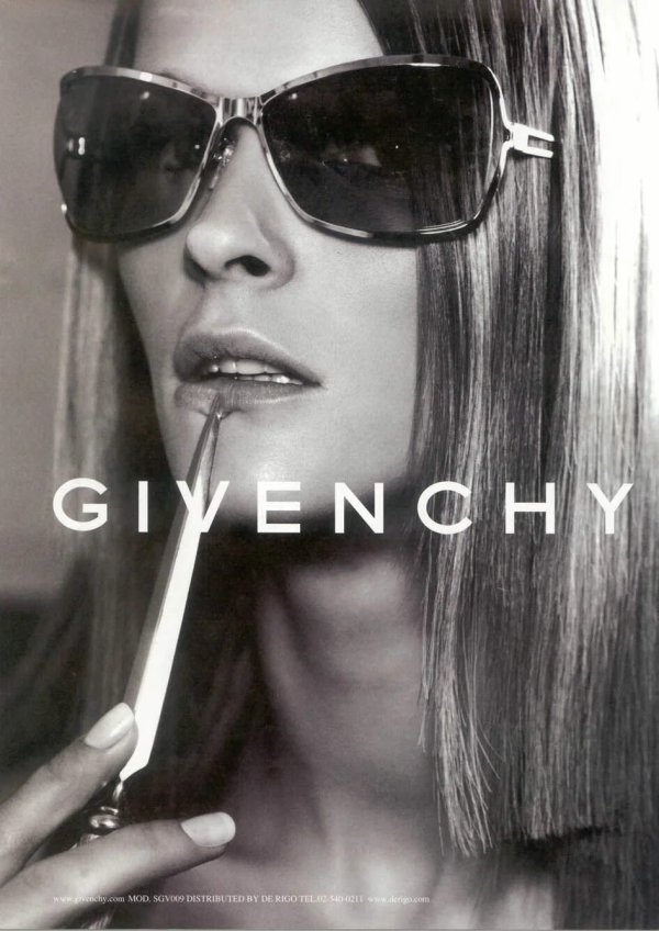 Фото: Givenchy sunglasses