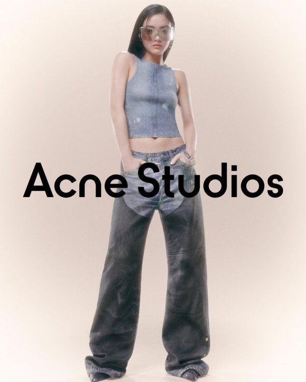 Фото: Джинсы acne studios женские