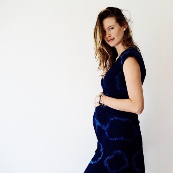 Фото: Behati prinsloo pregnant